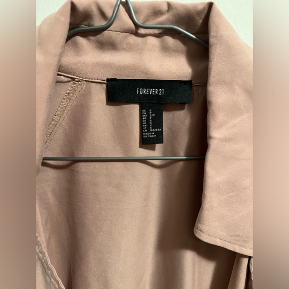 Forever 21. Pink soft trench coat. Size small - Picture 2 of 5